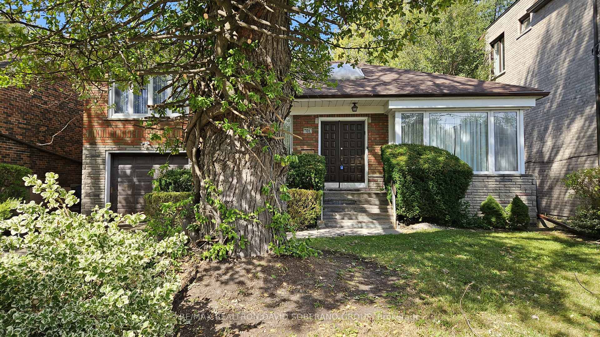 Photo 2 of 108 York Downs Drive, North York, Clanton Park — HOMEH