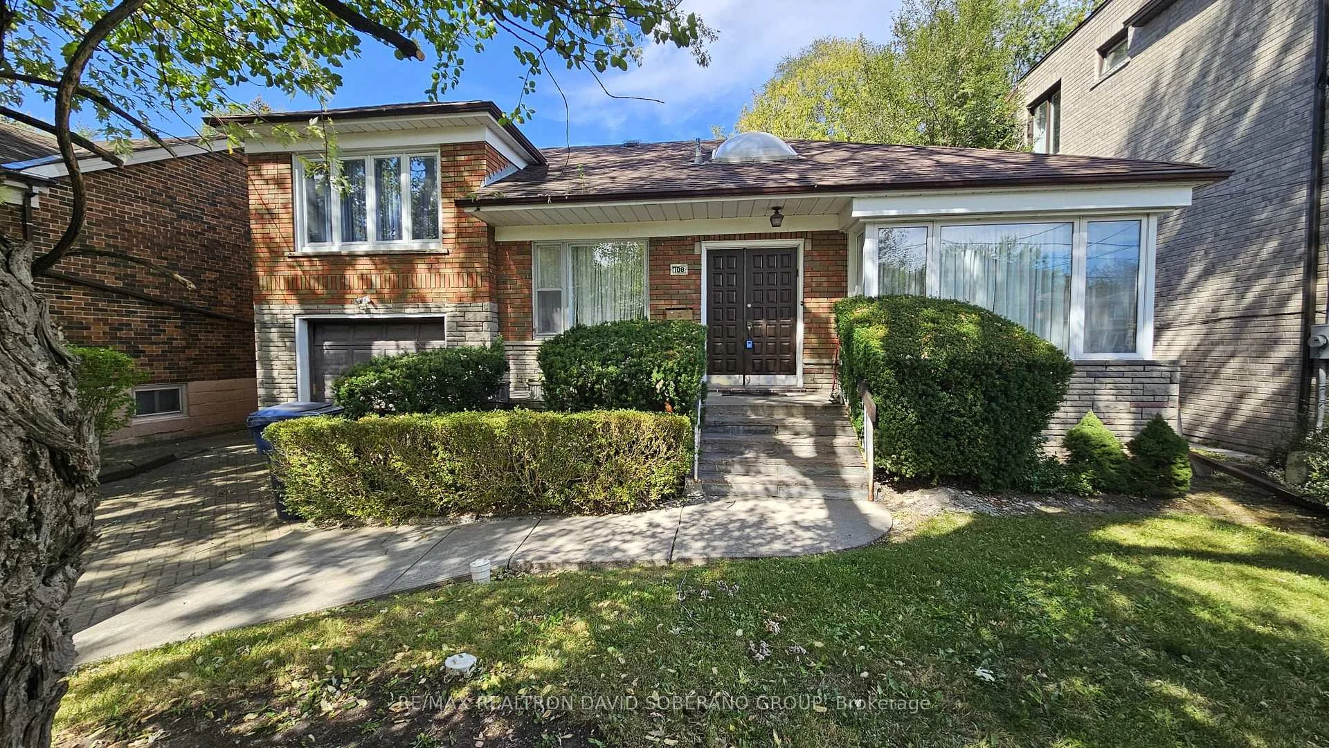 Photo 4 of 108 York Downs Drive, North York, Clanton Park — HOMEH