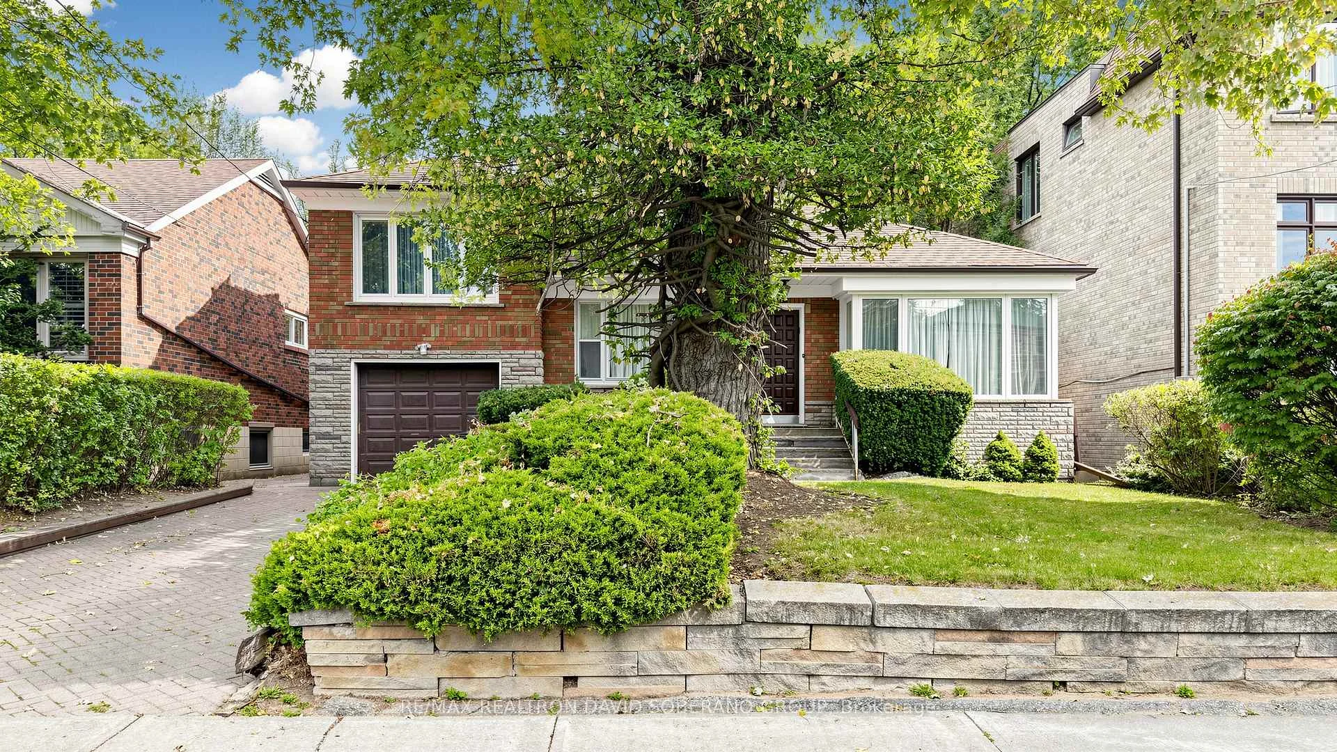 Photo 7 of 108 York Downs Drive, North York, Clanton Park — HOMEH