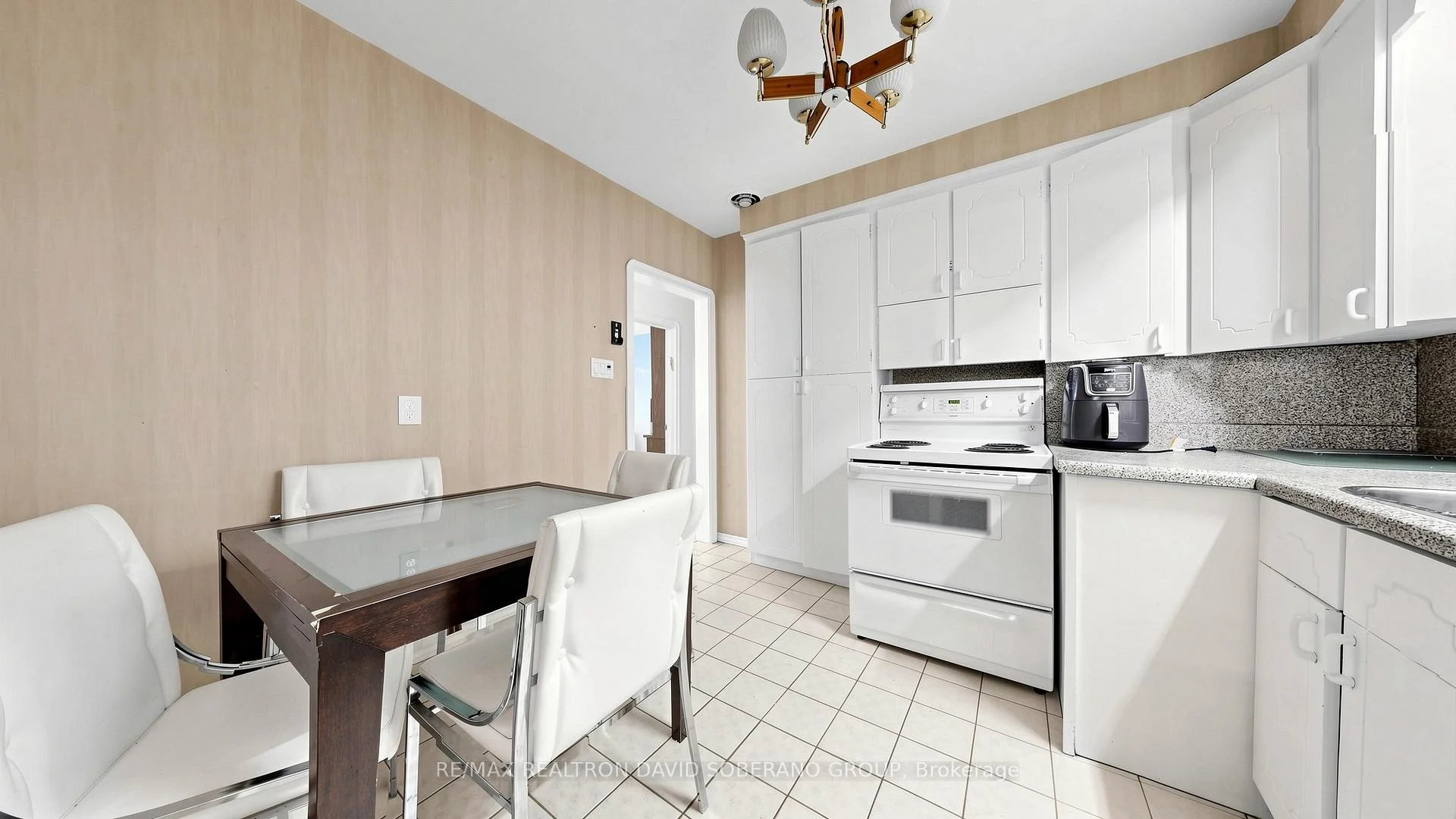 Photo 20 of 108 York Downs Drive, North York, Clanton Park — HOMEH