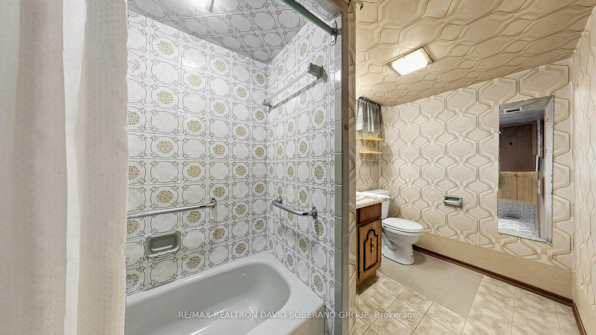 Photo 35 of 108 York Downs Drive, North York, Clanton Park — HOMEH