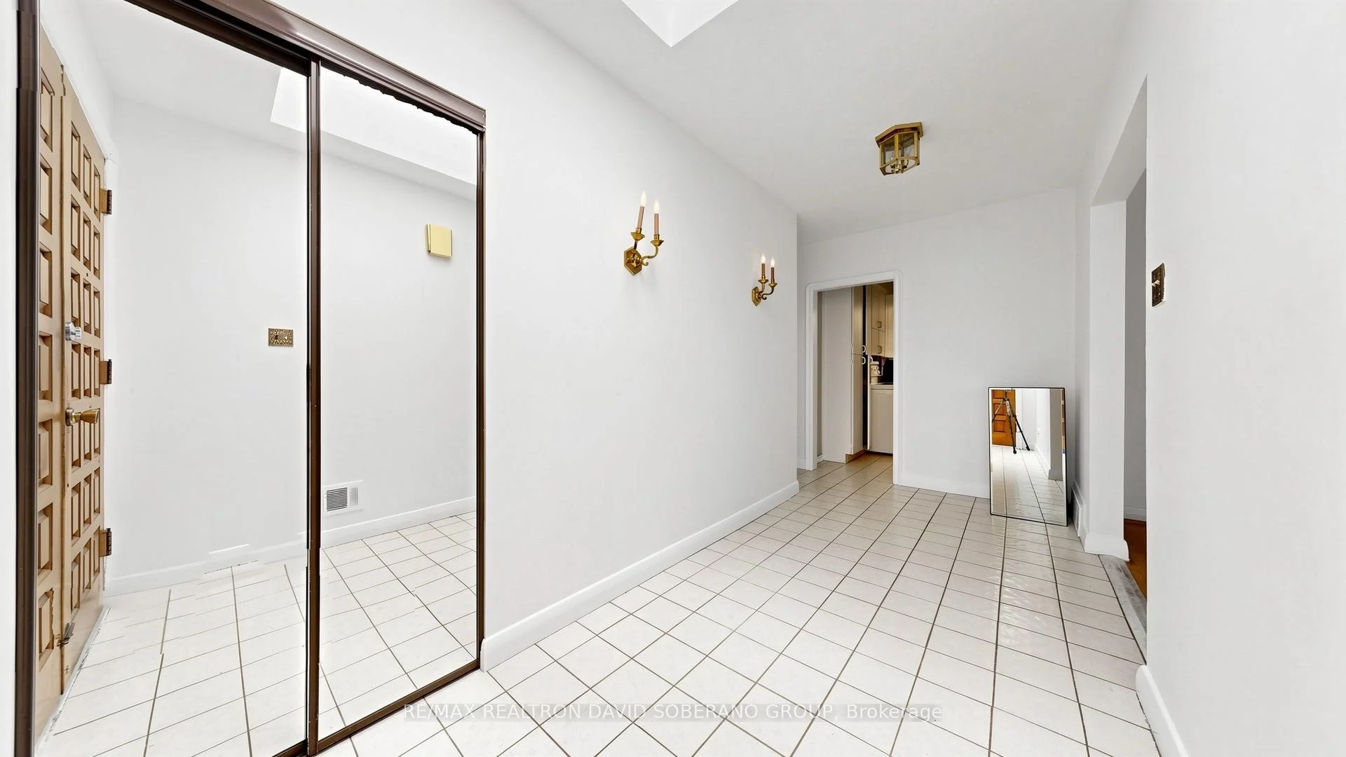 Photo 11 of 108 York Downs Drive, North York, Clanton Park — HOMEH