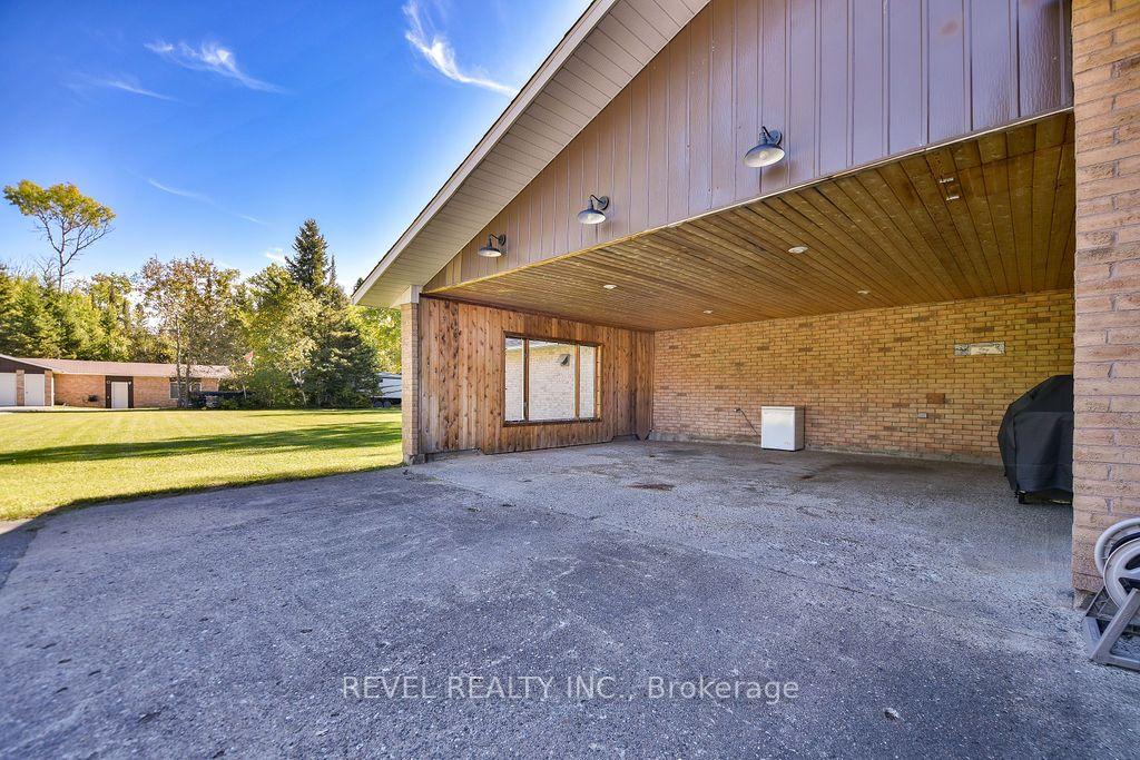 Photo 6 of 260 Emerald Street, Timmins, MTJ - 101 West — HOMEH