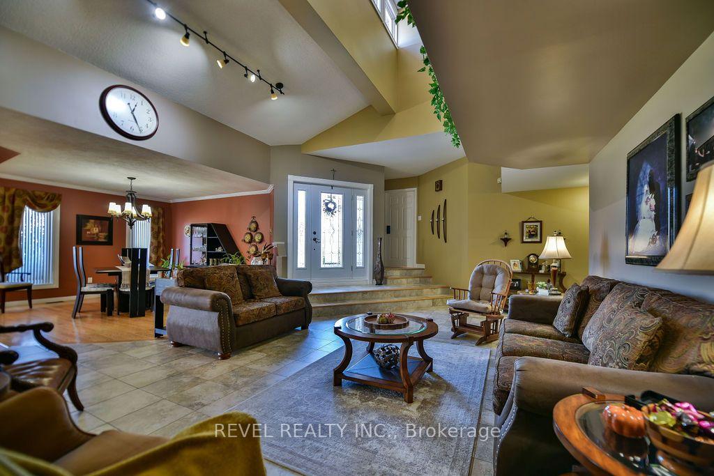Photo 7 of 260 Emerald Street, Timmins, MTJ - 101 West — HOMEH