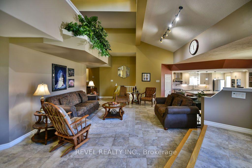 Photo 8 of 260 Emerald Street, Timmins, MTJ - 101 West — HOMEH