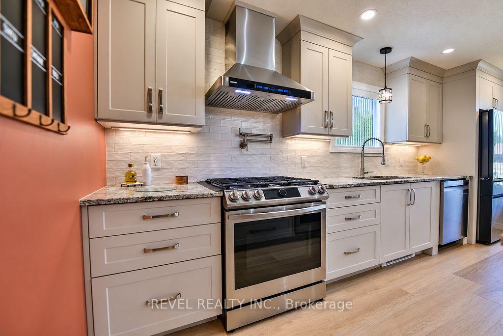Photo 13 of 260 Emerald Street, Timmins, MTJ - 101 West — HOMEH