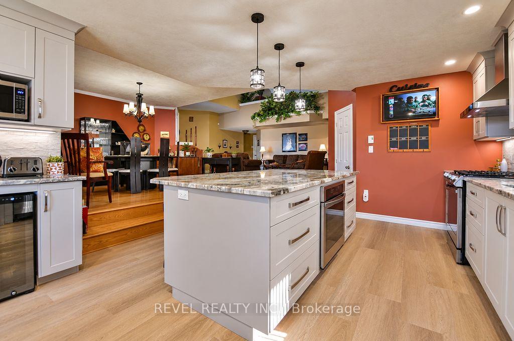 Photo 12 of 260 Emerald Street, Timmins, MTJ - 101 West — HOMEH