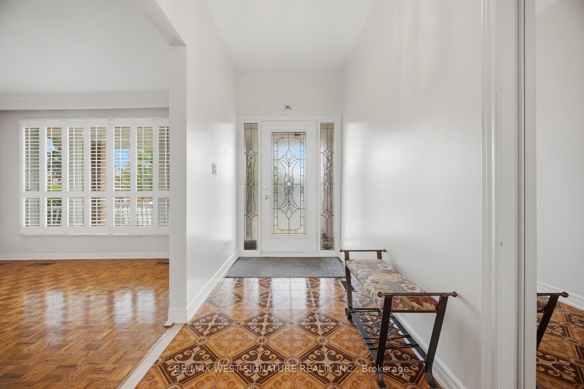 Photo 4 of 90 North Ridge Road, Vaughan, West Woodbridge — HOMEH