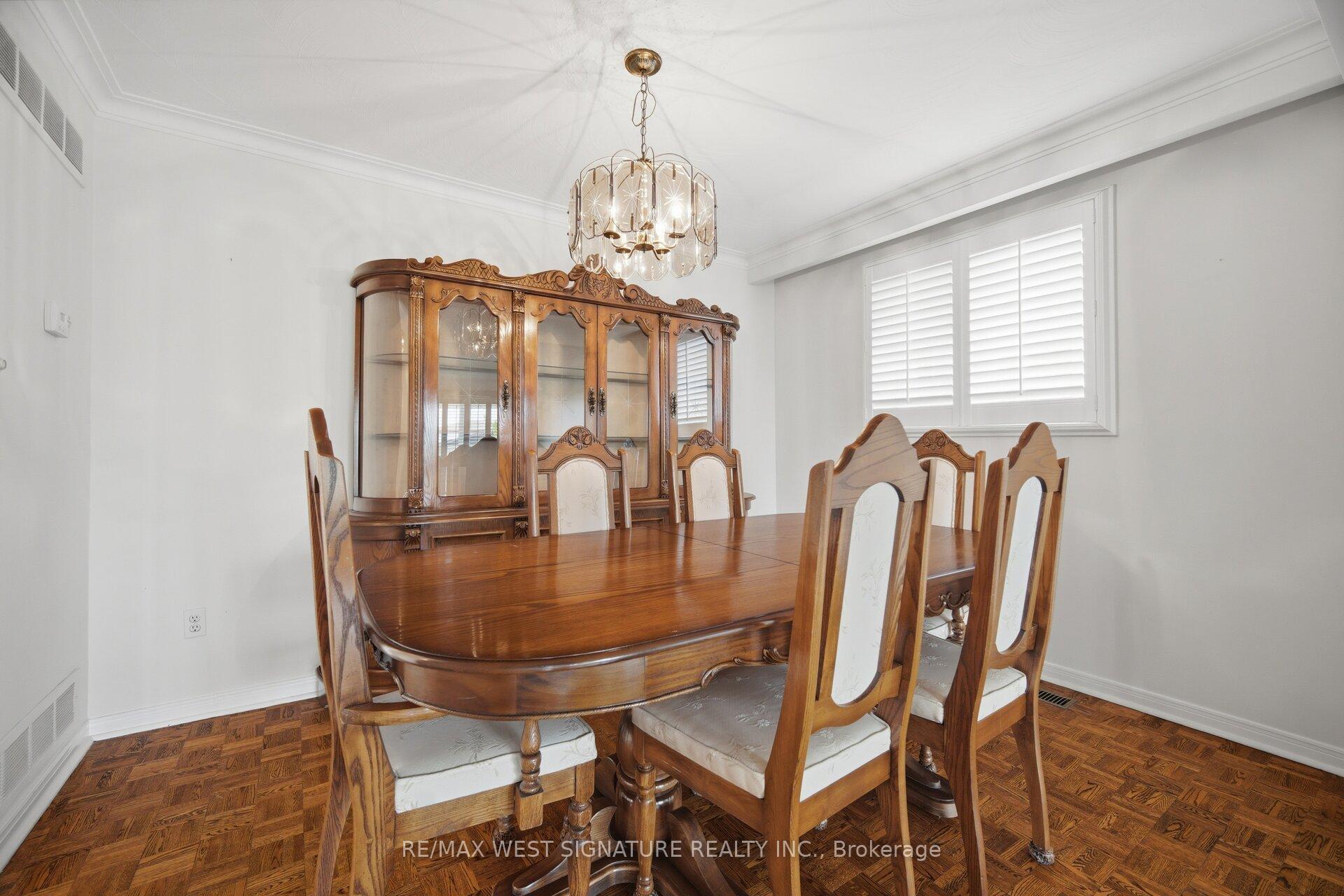 Photo 7 of 90 North Ridge Road, Vaughan, West Woodbridge — HOMEH
