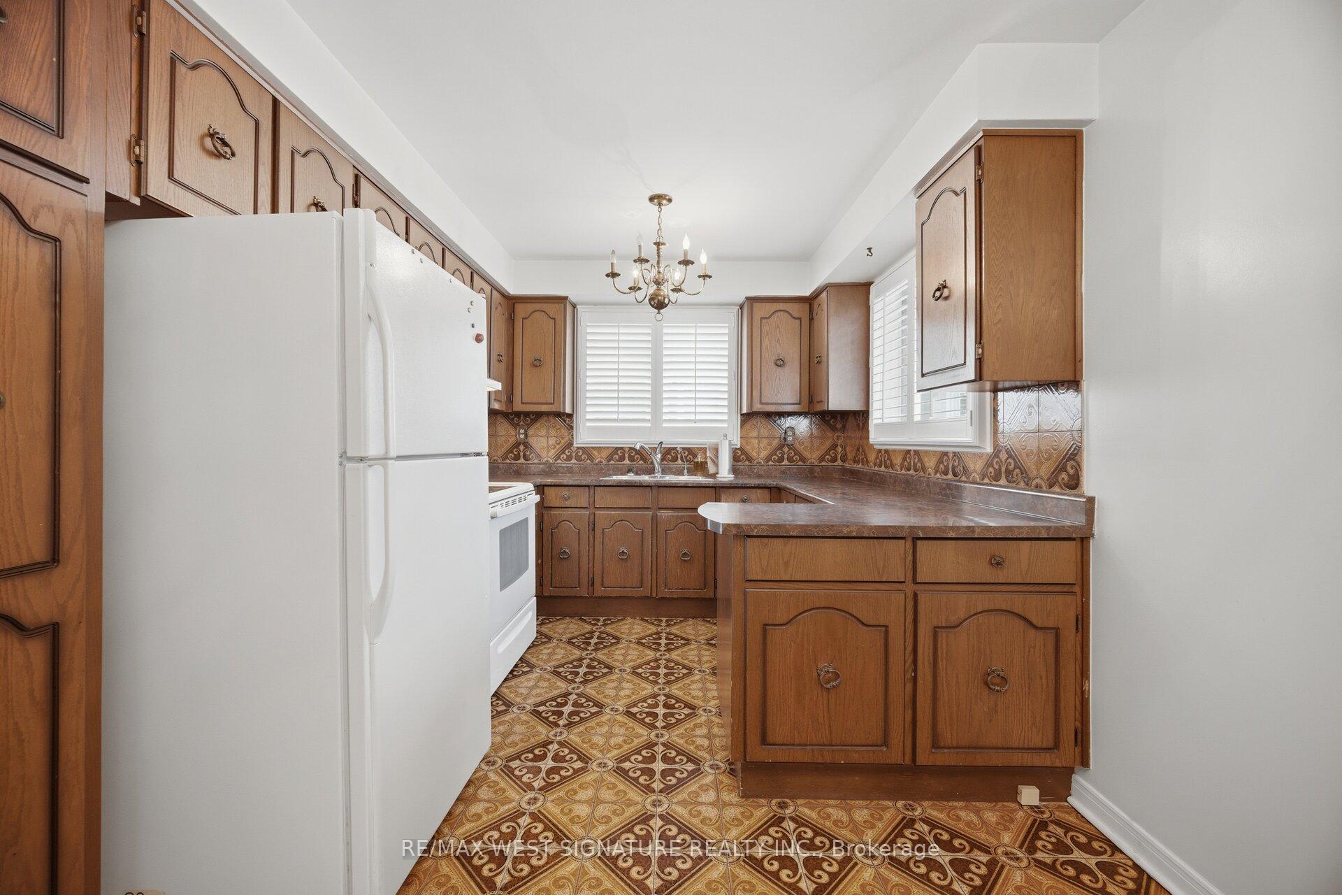 Photo 8 of 90 North Ridge Road, Vaughan, West Woodbridge — HOMEH