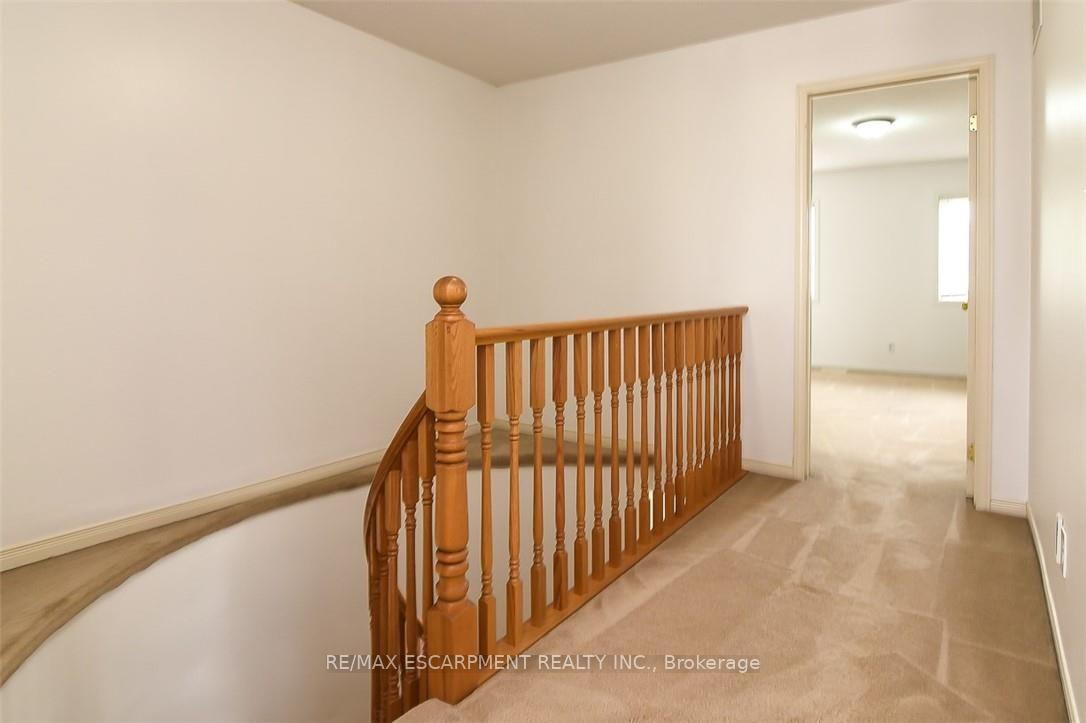 Photo 17 of 37 Cornerstone Drive, Hamilton, Stoney Creek — HOMEH