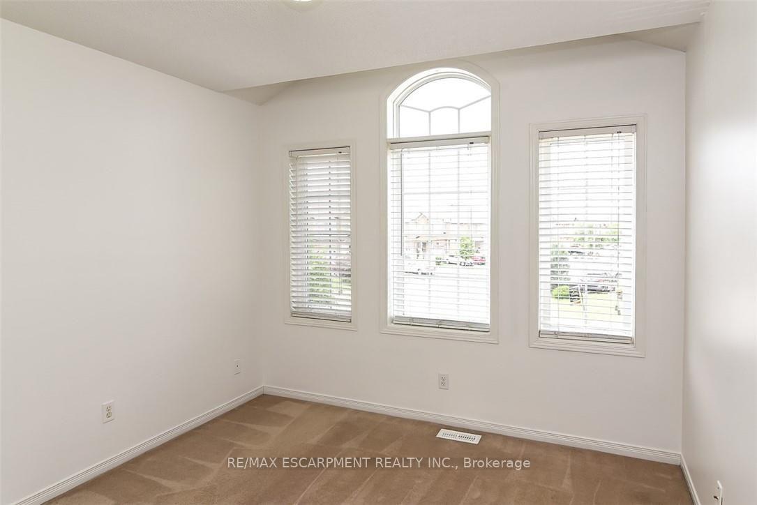 Photo 19 of 37 Cornerstone Drive, Hamilton, Stoney Creek — HOMEH
