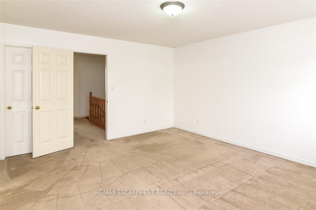 Photo 22 of 37 Cornerstone Drive, Hamilton, Stoney Creek — HOMEH