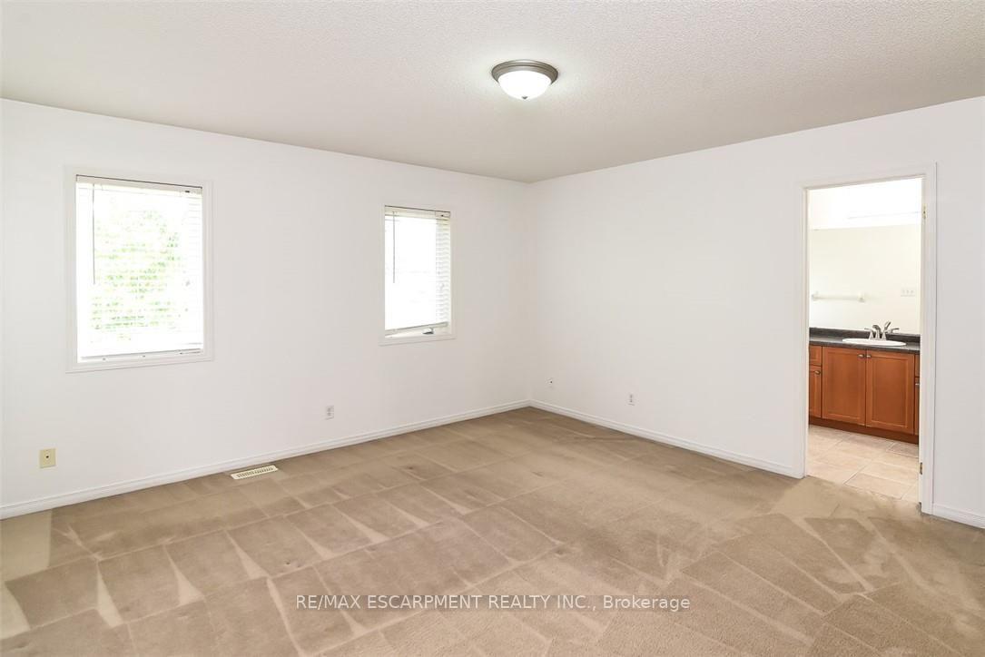 Photo 24 of 37 Cornerstone Drive, Hamilton, Stoney Creek — HOMEH