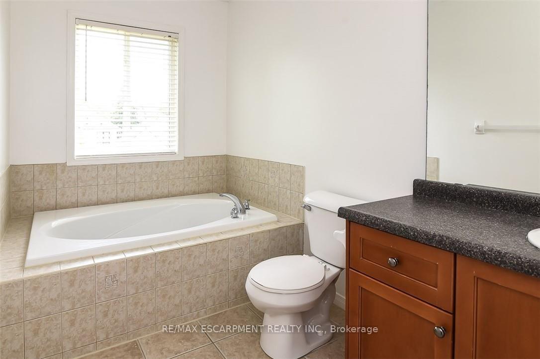 Photo 26 of 37 Cornerstone Drive, Hamilton, Stoney Creek — HOMEH