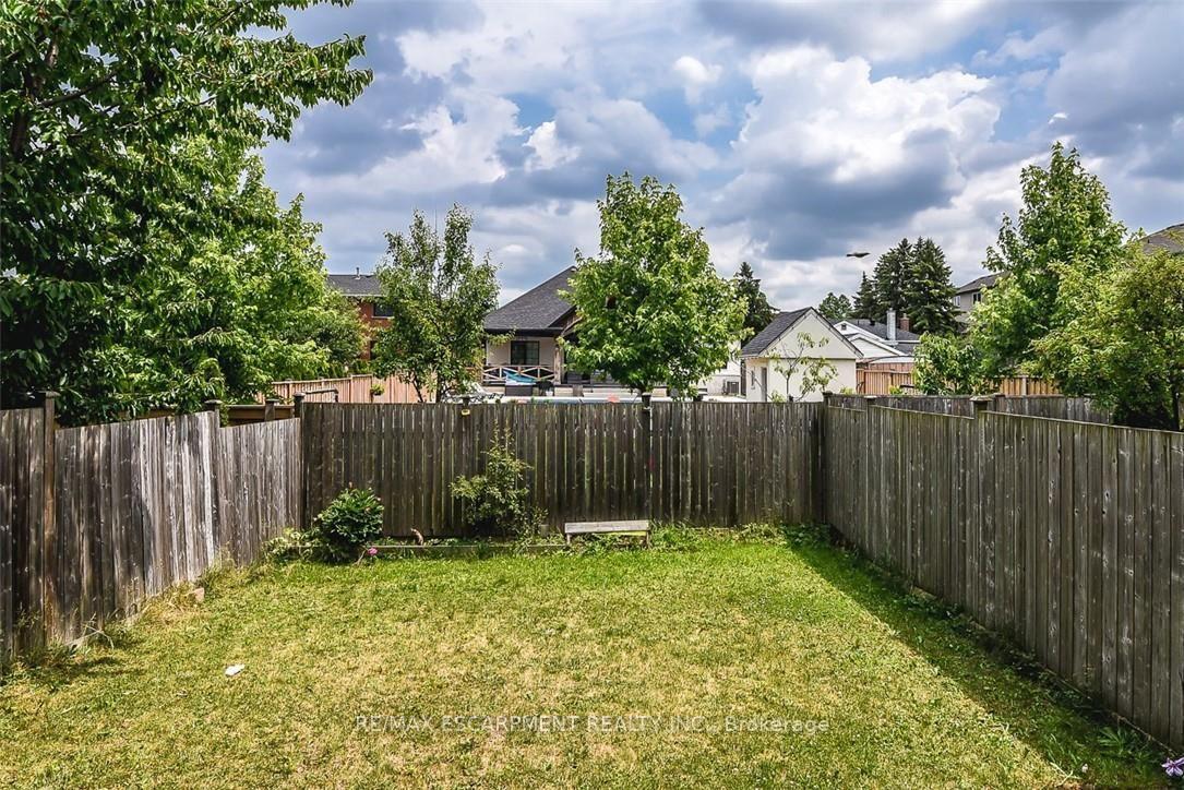 Photo 33 of 37 Cornerstone Drive, Hamilton, Stoney Creek — HOMEH