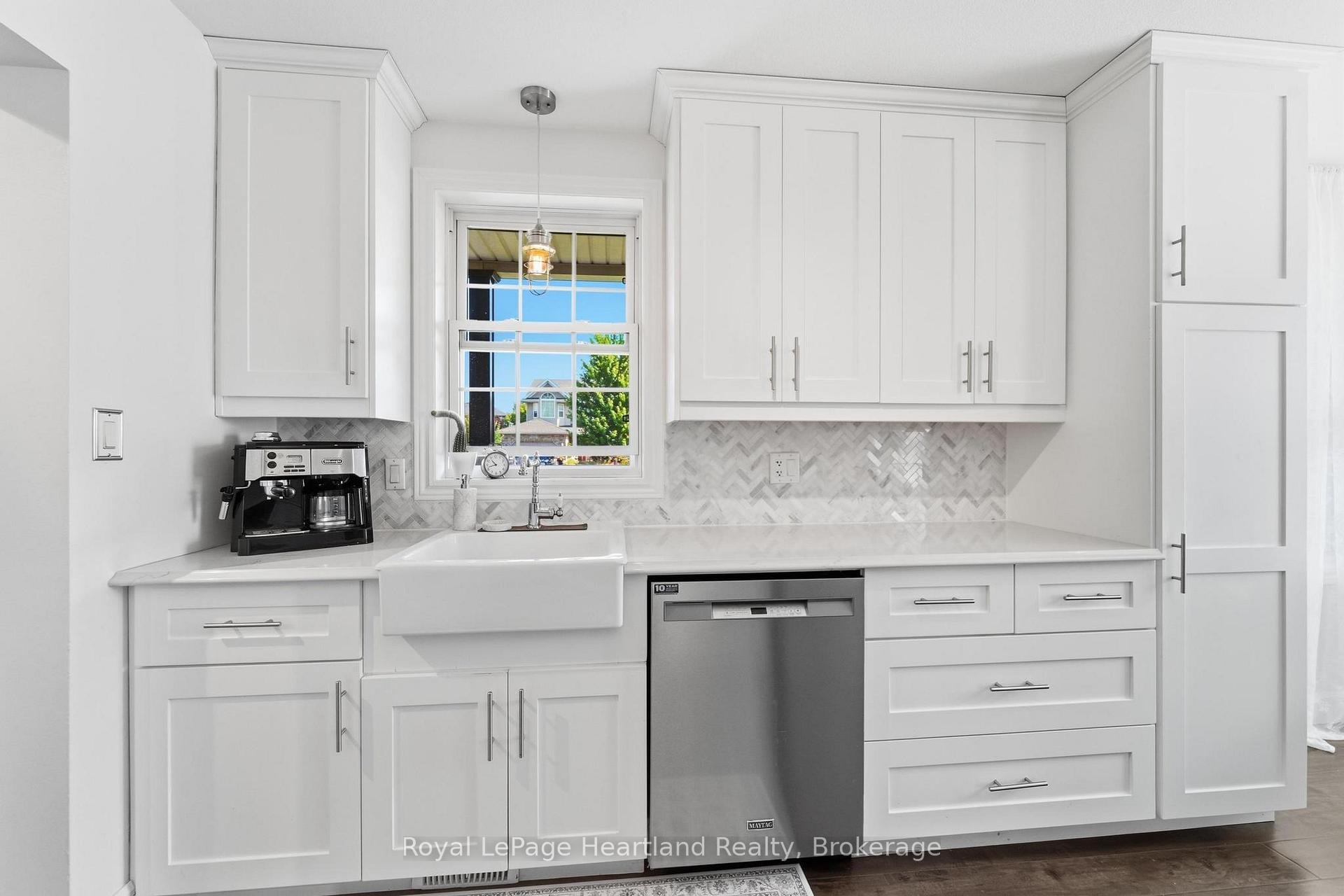 Photo 5 of 770 Scott Street W, North Perth, Listowel — HOMEH