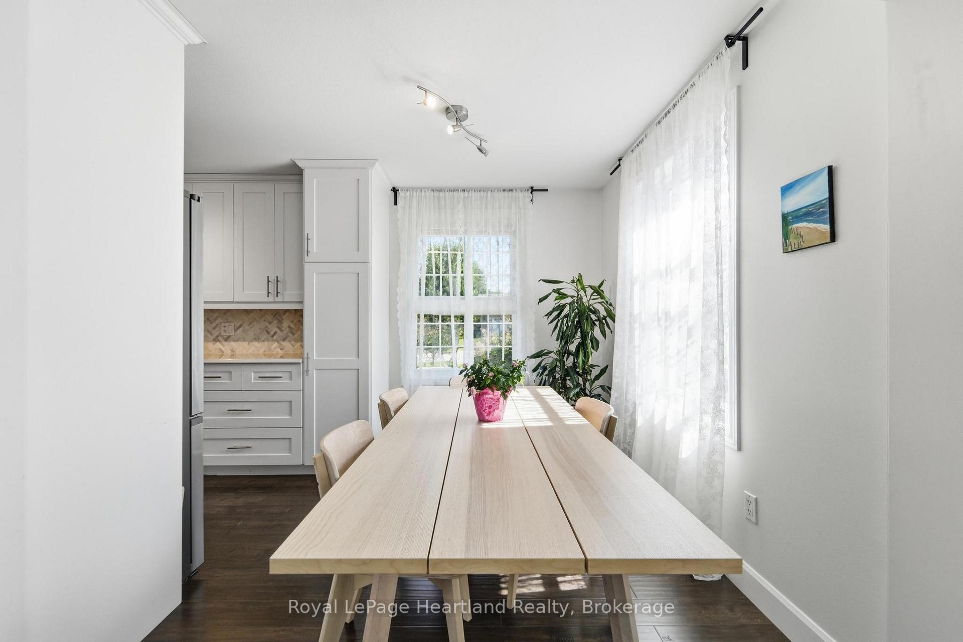 Photo 8 of 770 Scott Street W, North Perth, Listowel — HOMEH