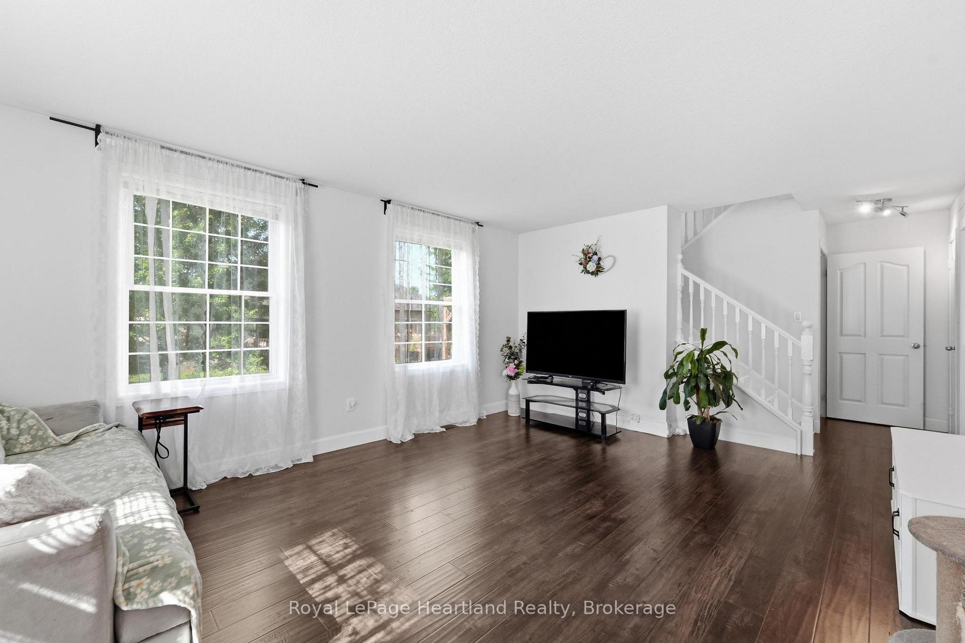 Photo 9 of 770 Scott Street W, North Perth, Listowel — HOMEH