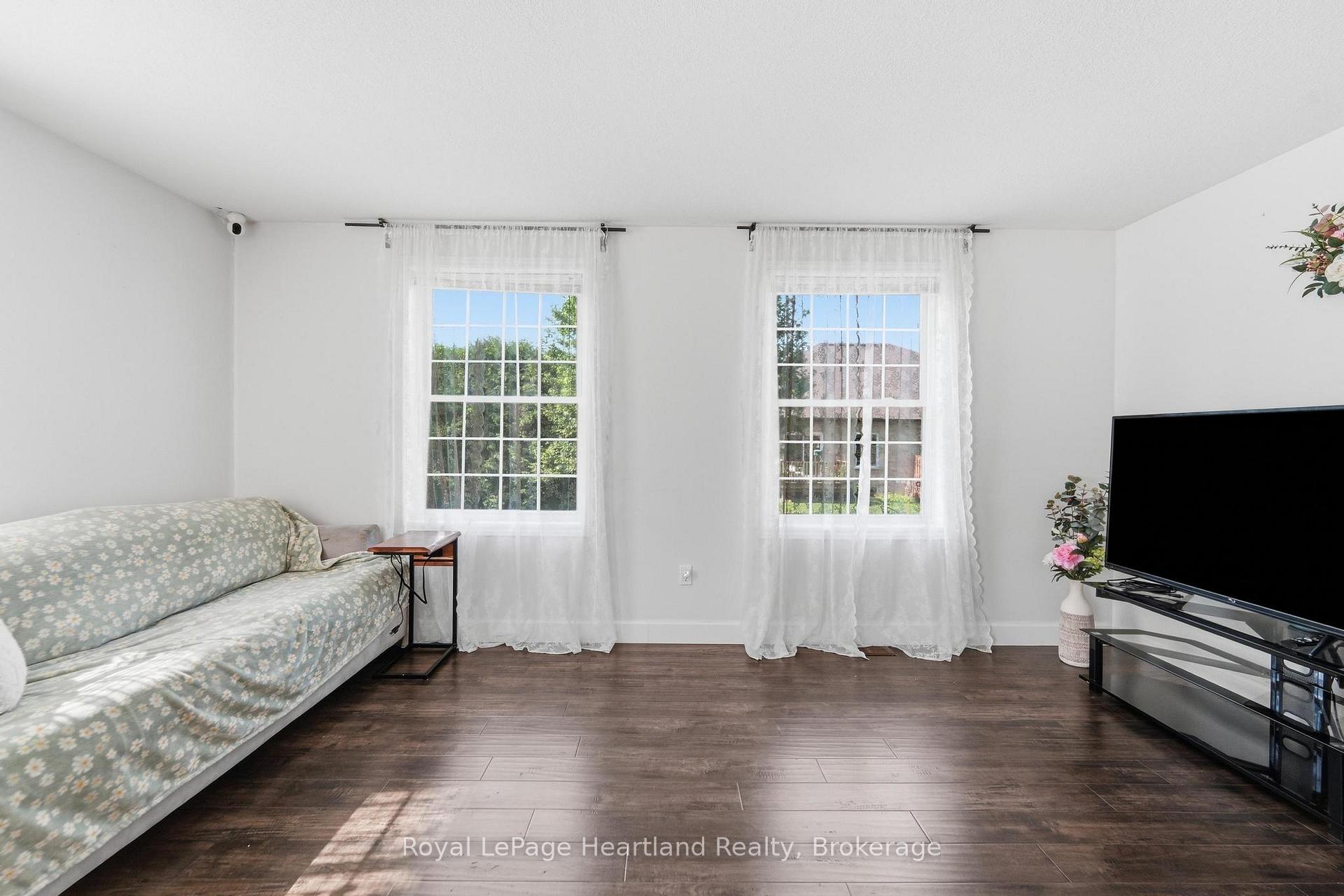 Photo 10 of 770 Scott Street W, North Perth, Listowel — HOMEH