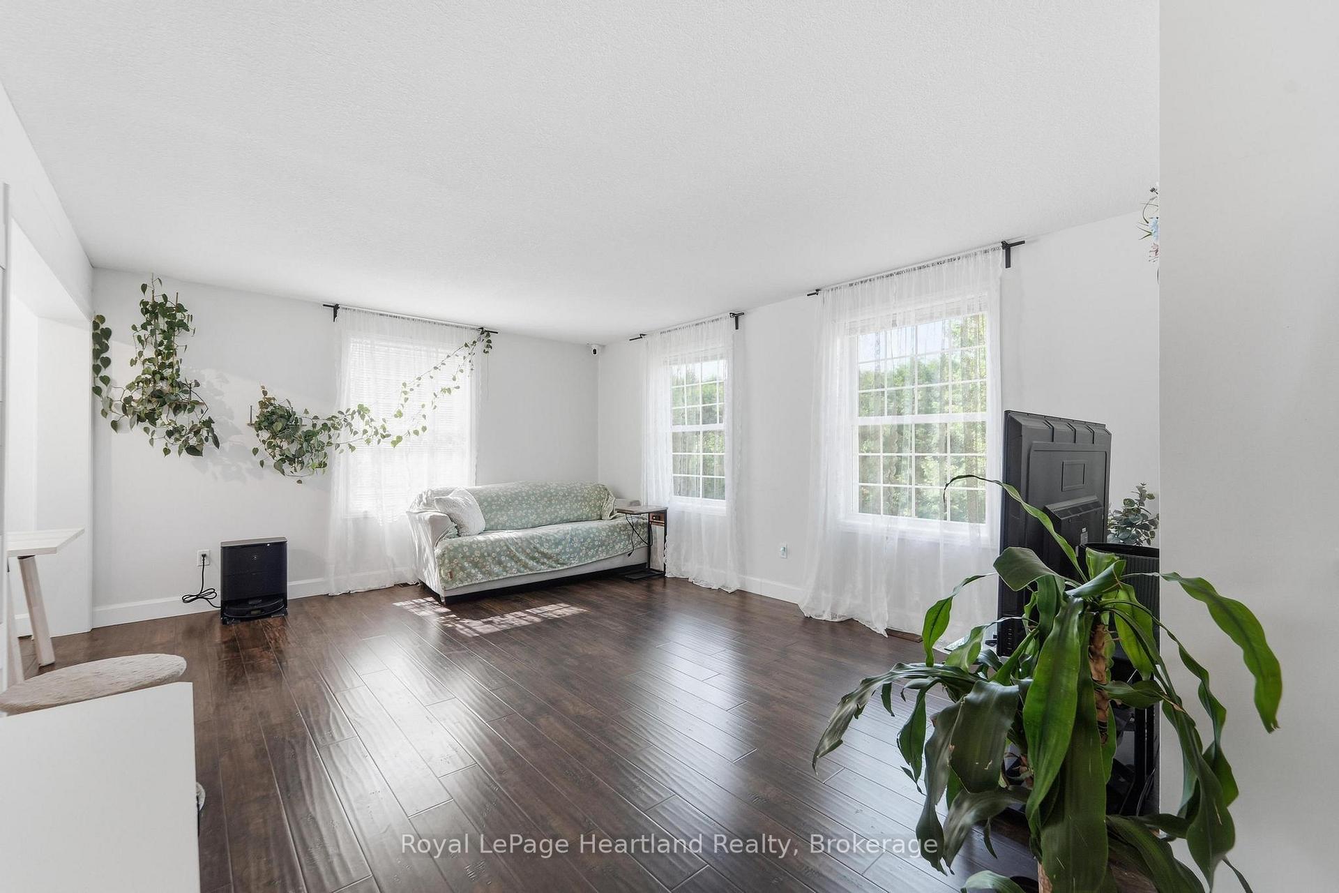 Photo 11 of 770 Scott Street W, North Perth, Listowel — HOMEH