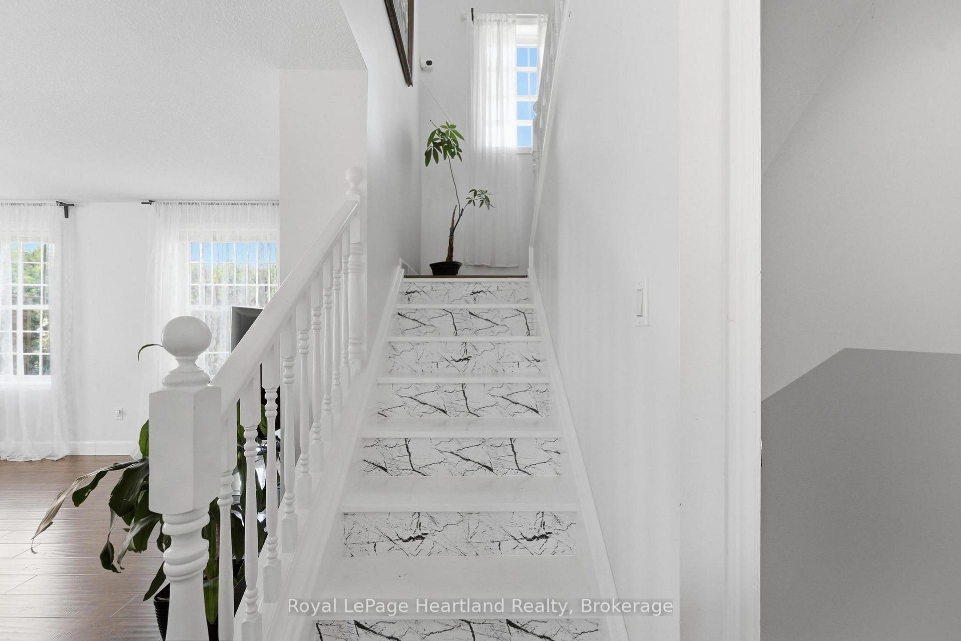 Photo 12 of 770 Scott Street W, North Perth, Listowel — HOMEH
