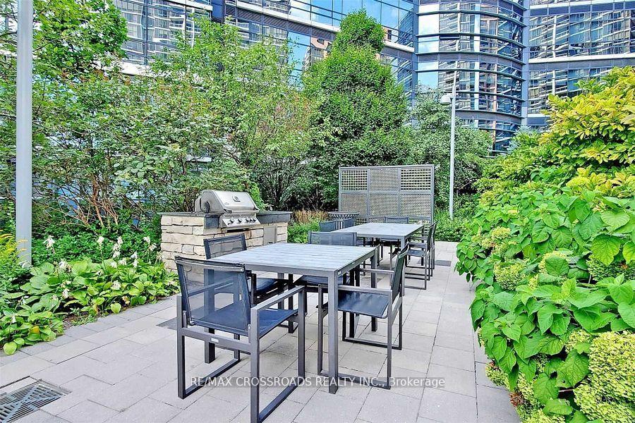 Photo 15 of Unit 601, 2 Anndale Drive, North York, Willowdale East — HOMEH