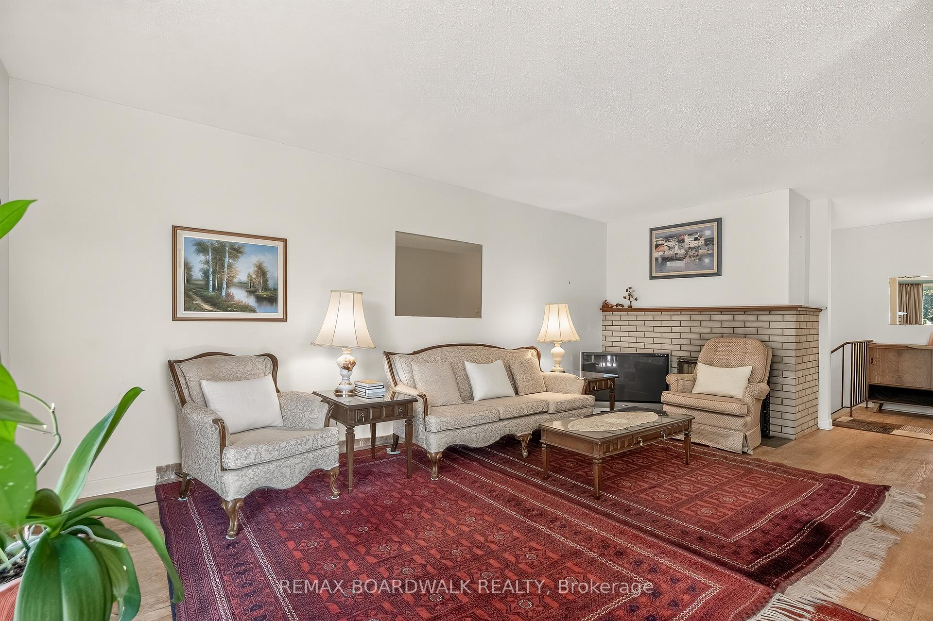 Photo 11 of 7 Charkay Street, Ottawa, Borden Farm/Stewart Farm/Carleton Heights/Parkwood Hills — HOMEH