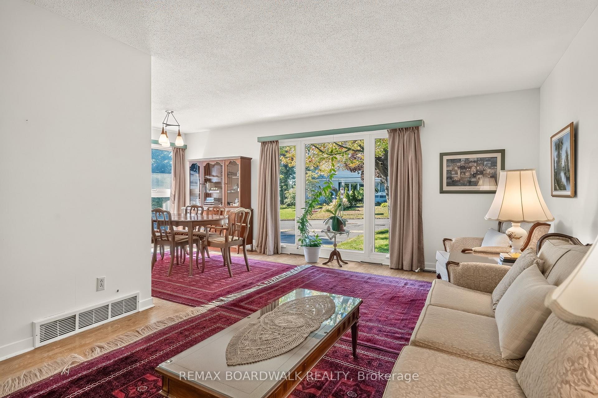 Photo 13 of 7 Charkay Street, Ottawa, Borden Farm/Stewart Farm/Carleton Heights/Parkwood Hills — HOMEH