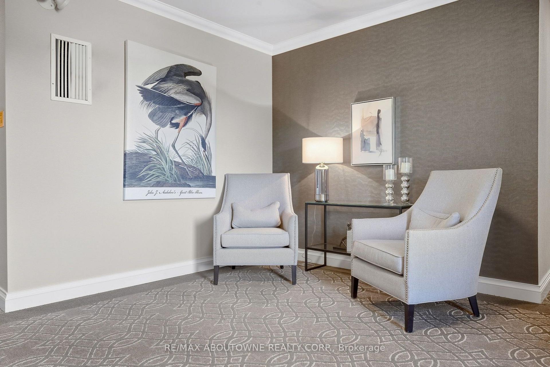 Photo 4 of Unit 301, 390 Upper Middle Road, Oakville, Falgarwood — HOMEH