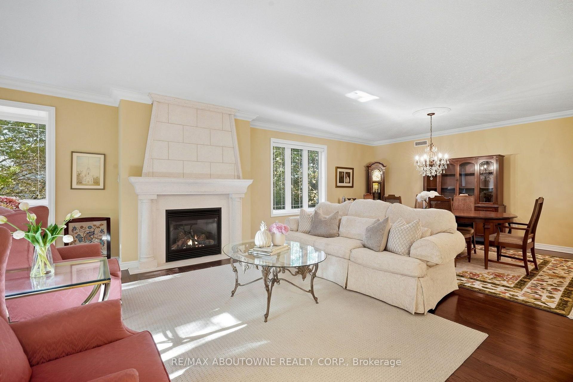 Photo 12 of Unit 301, 390 Upper Middle Road, Oakville, Falgarwood — HOMEH