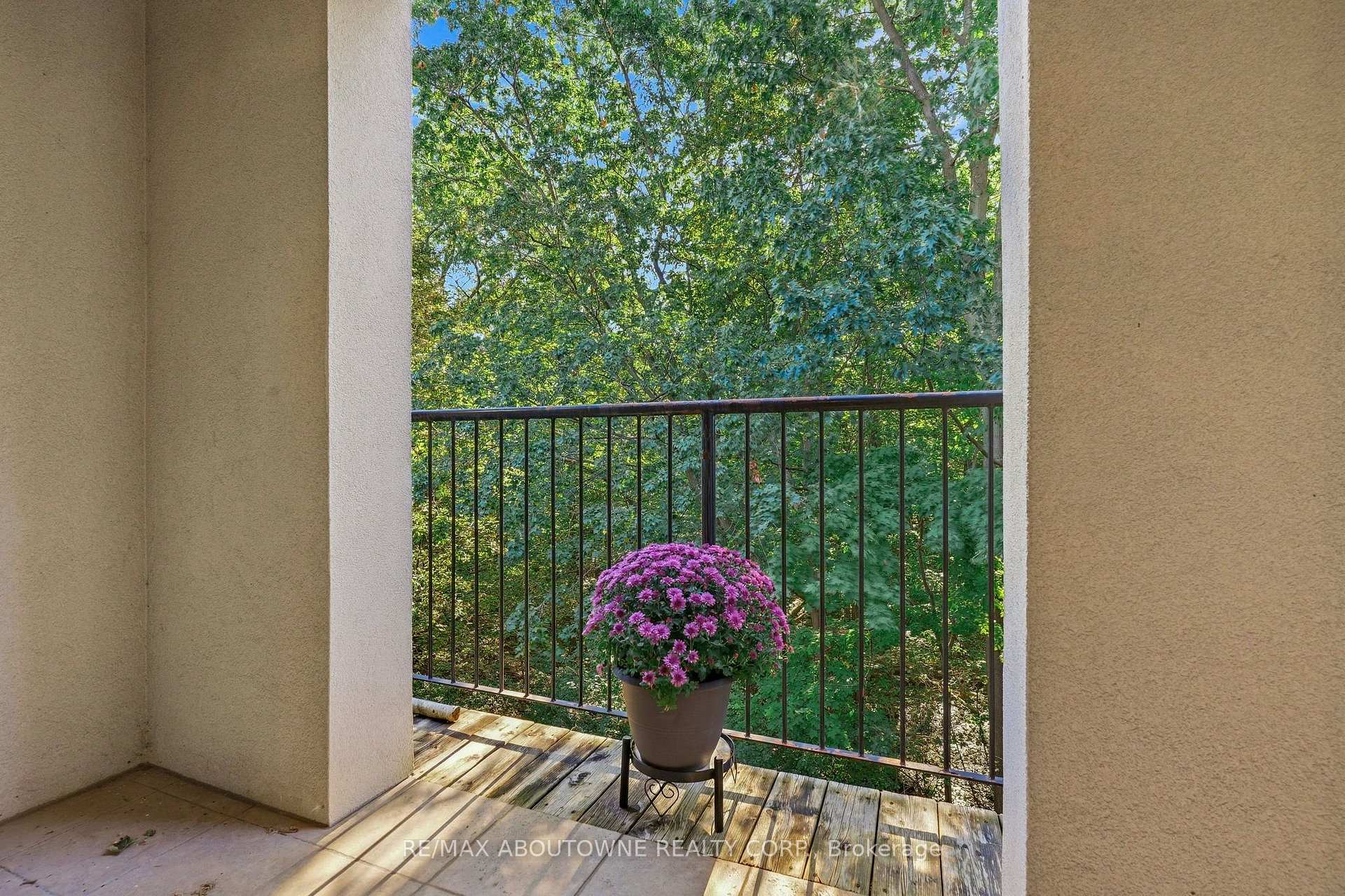 Photo 22 of Unit 301, 390 Upper Middle Road, Oakville, Falgarwood — HOMEH