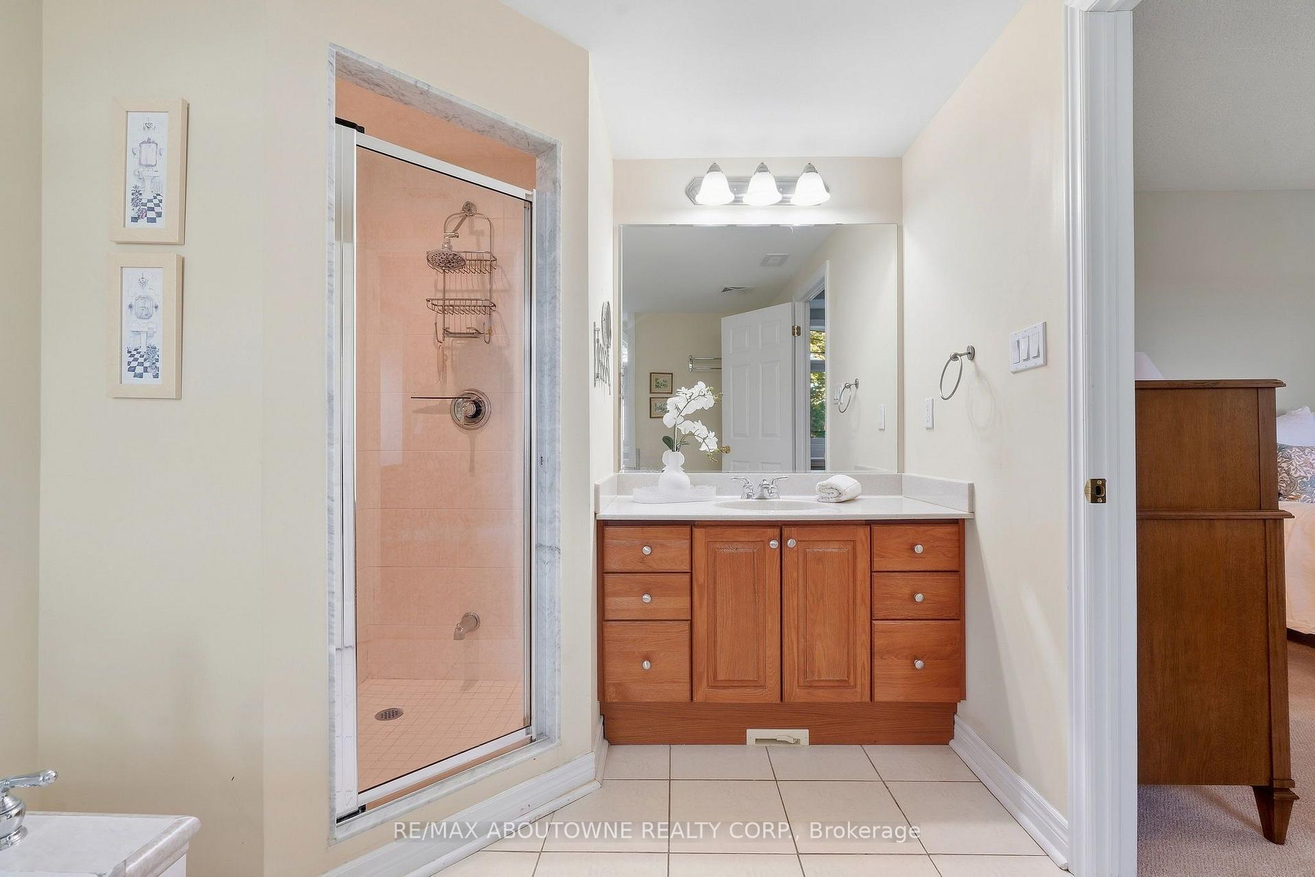 Photo 31 of Unit 301, 390 Upper Middle Road, Oakville, Falgarwood — HOMEH