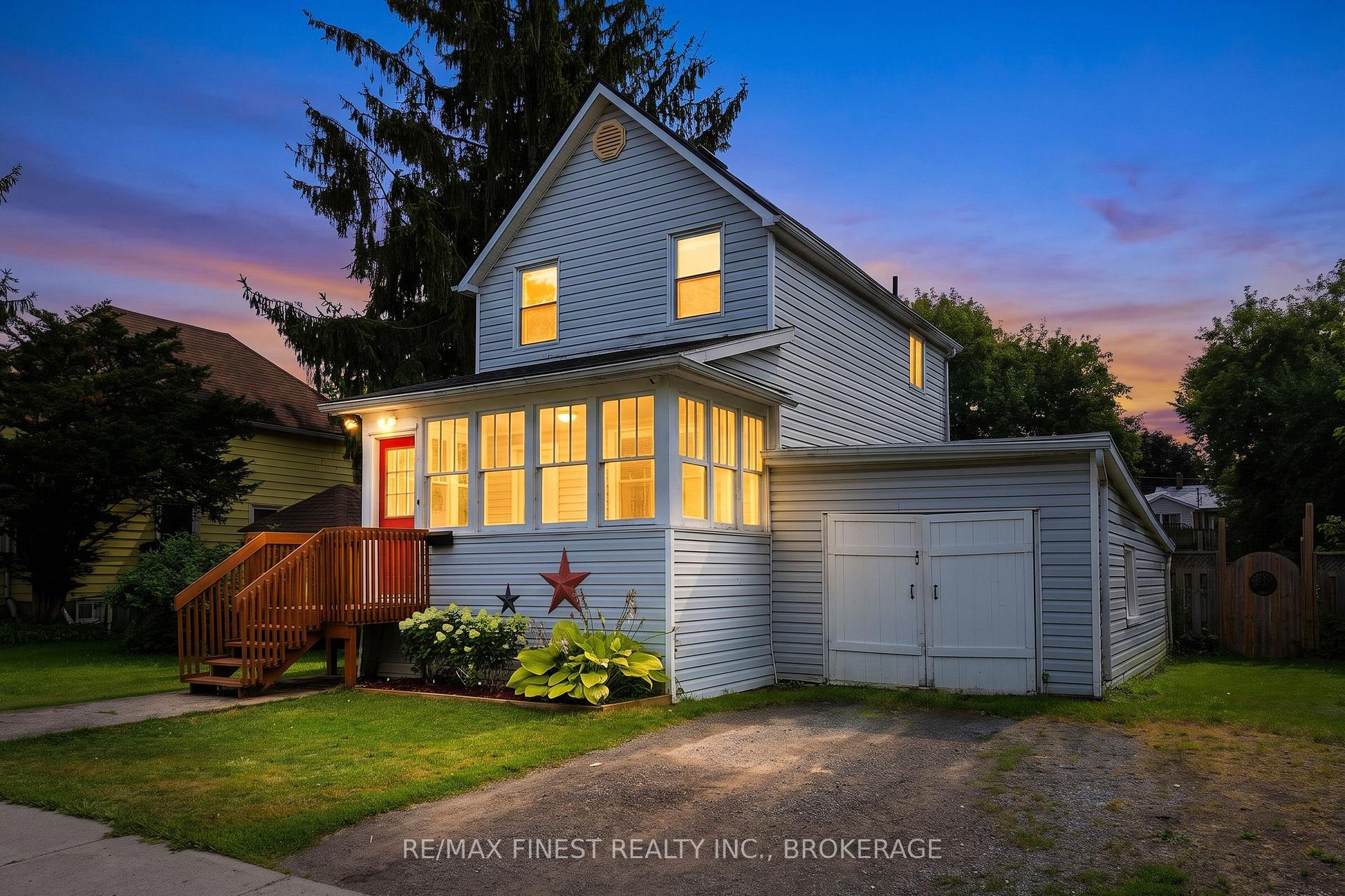 Photo of 348 Charles Street N