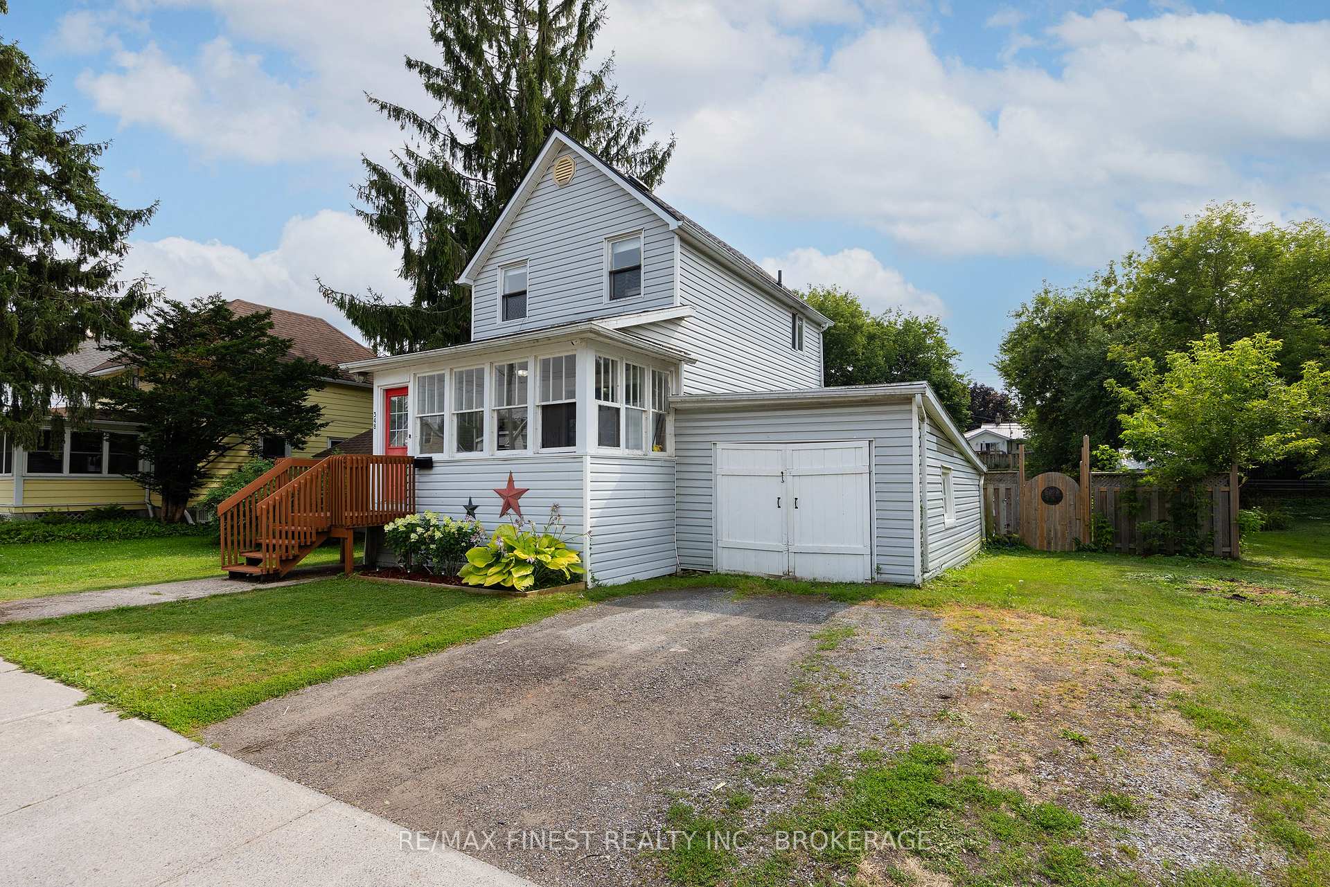 Photo 2 of 348 Charles Street N, Gananoque, Gananoque — HOMEH