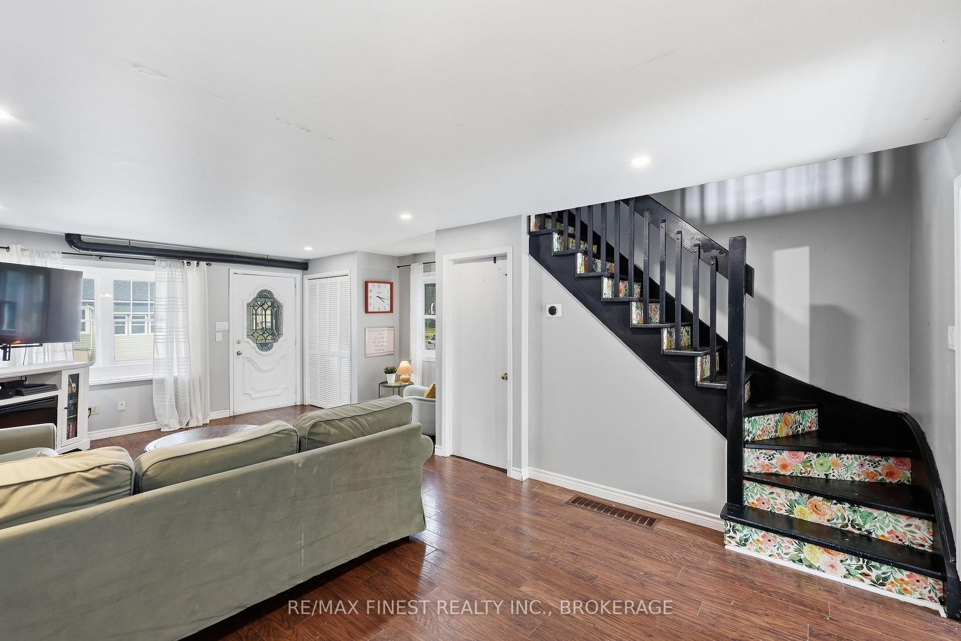 Photo 13 of 348 Charles Street N, Gananoque, Gananoque — HOMEH