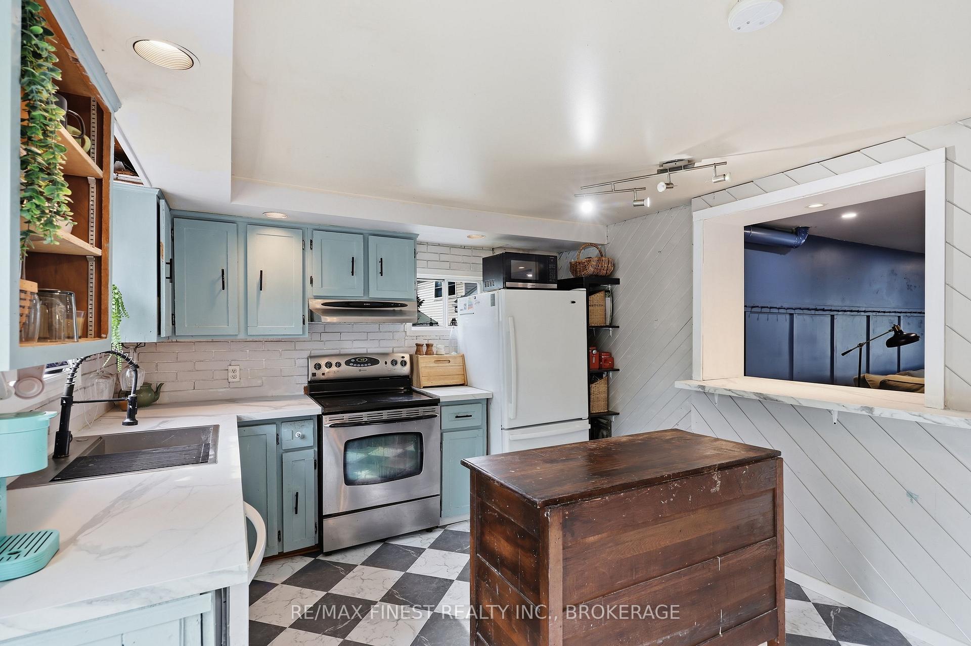 Photo 15 of 348 Charles Street N, Gananoque, Gananoque — HOMEH