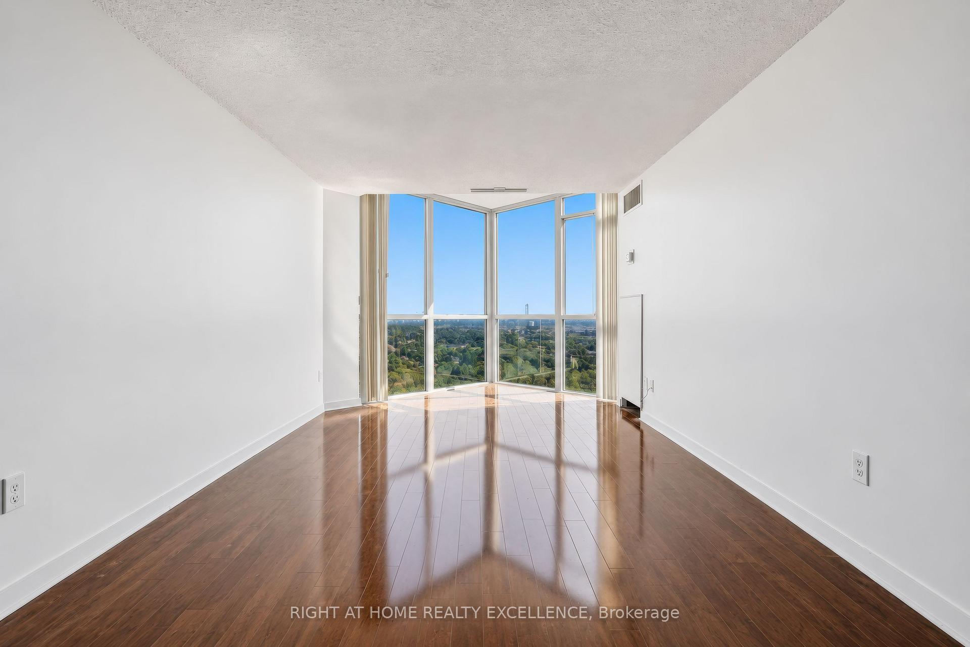 Photo 2 of Unit 3703, 7 Concorde Place, North York, Banbury-Don Mills — HOMEH