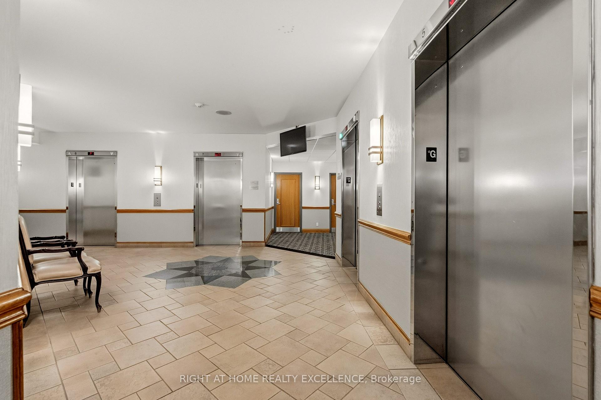 Photo 6 of Unit 3703, 7 Concorde Place, North York, Banbury-Don Mills — HOMEH