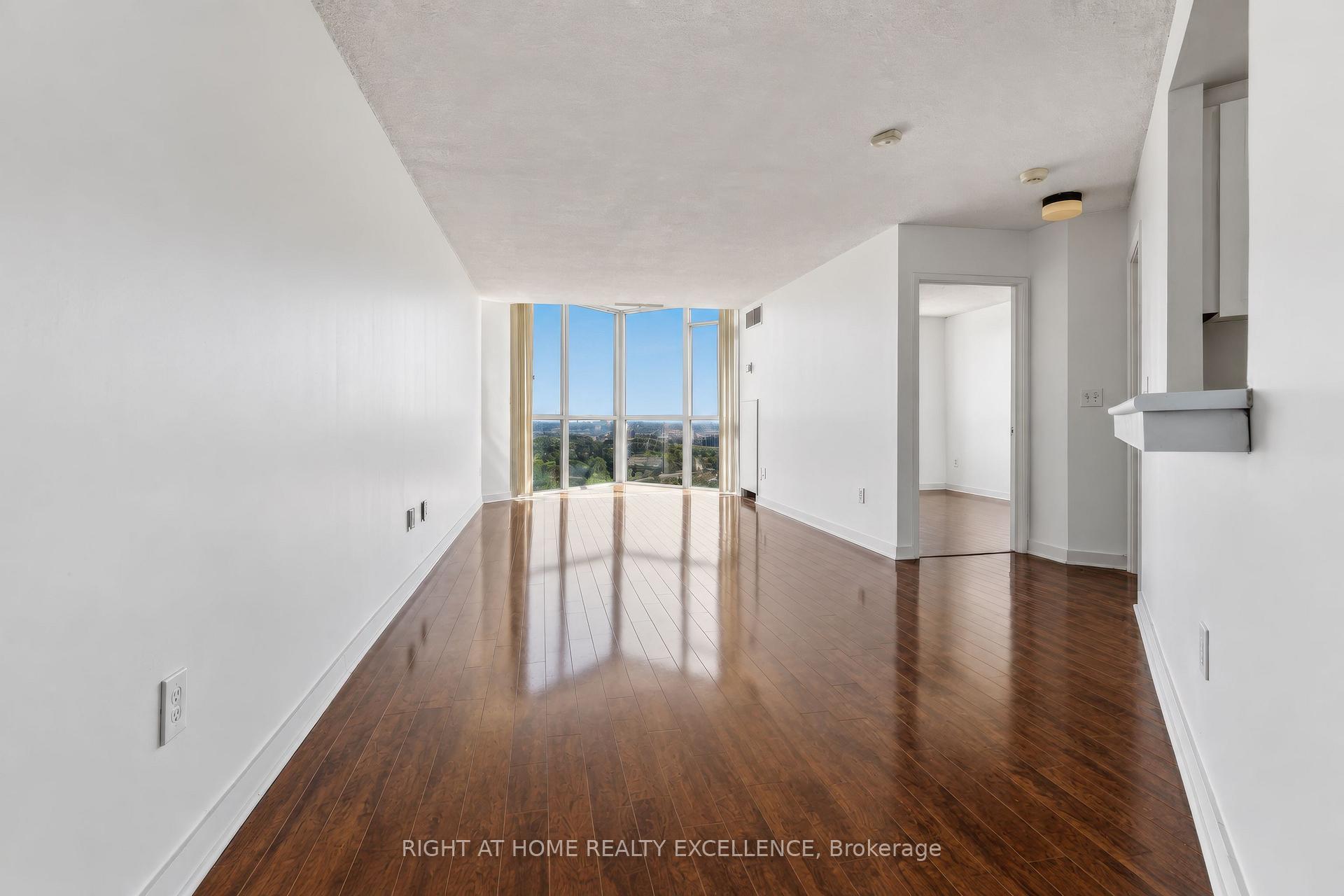 Photo 9 of Unit 3703, 7 Concorde Place, North York, Banbury-Don Mills — HOMEH