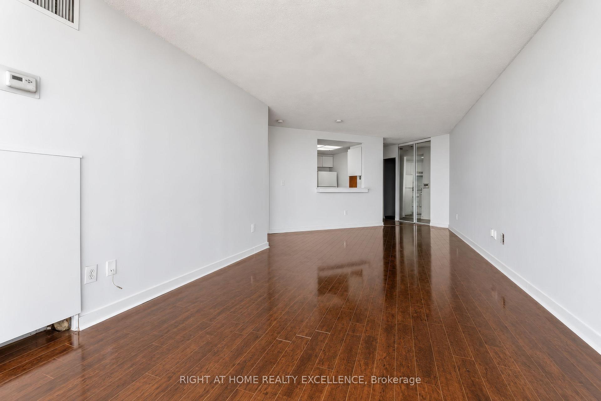 Photo 11 of Unit 3703, 7 Concorde Place, North York, Banbury-Don Mills — HOMEH
