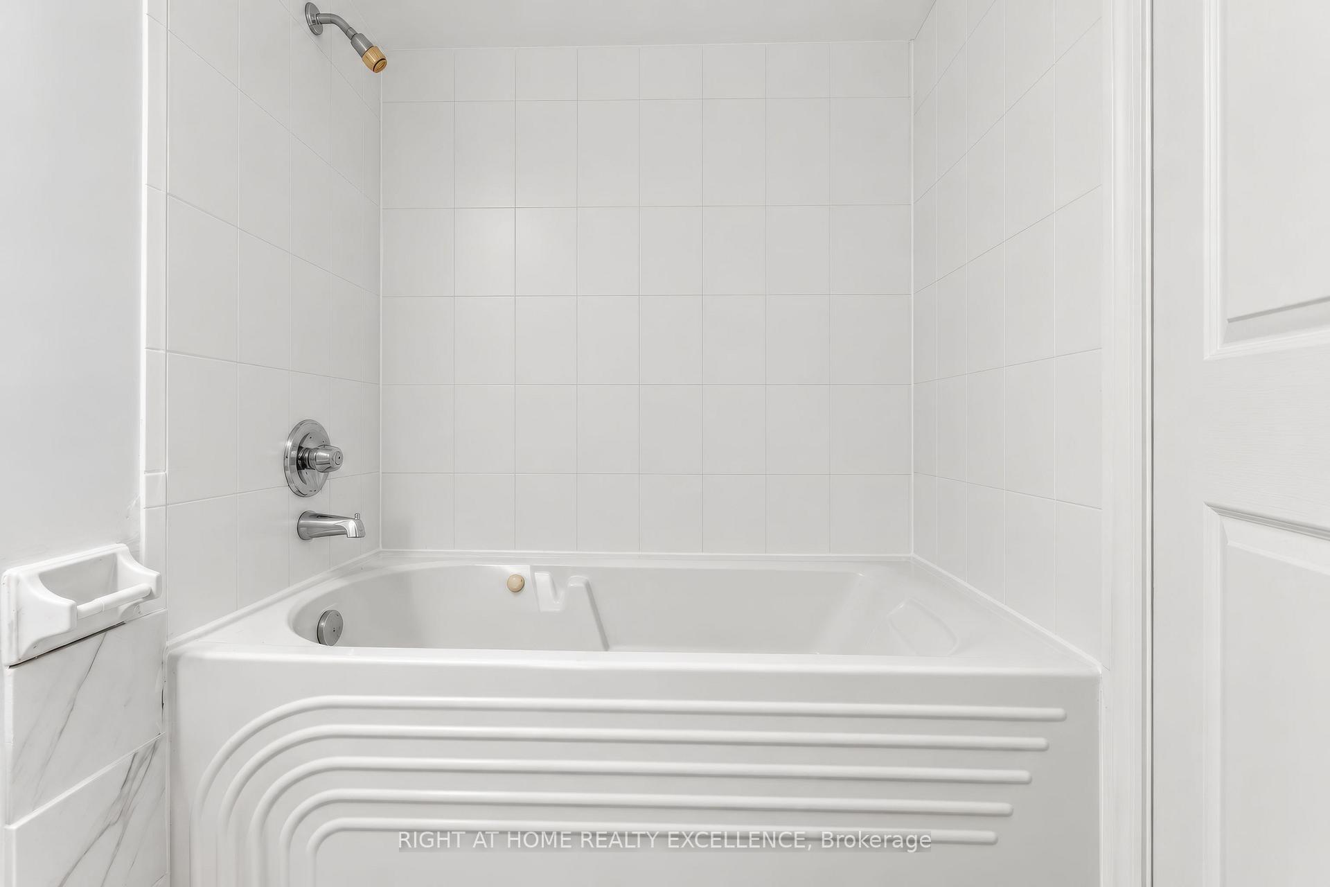 Photo 21 of Unit 3703, 7 Concorde Place, North York, Banbury-Don Mills — HOMEH