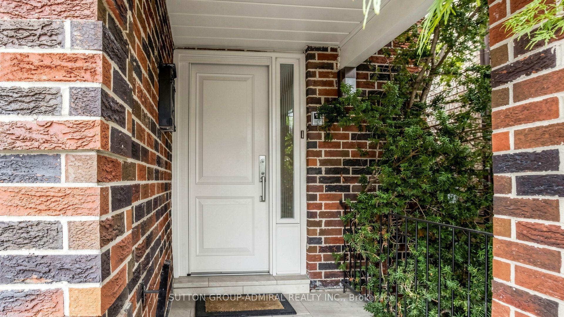 Photo 2 of 4 Doral Gate, Markham, Royal Orchard — HOMEH
