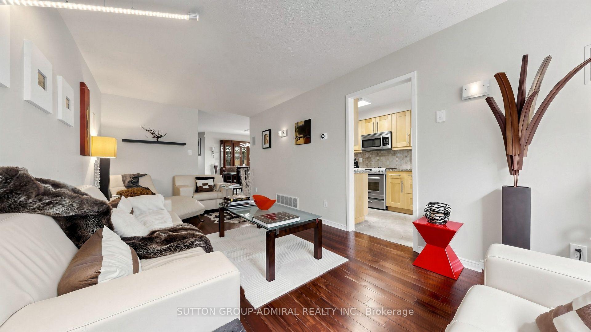 Photo 21 of 4 Doral Gate, Markham, Royal Orchard — HOMEH