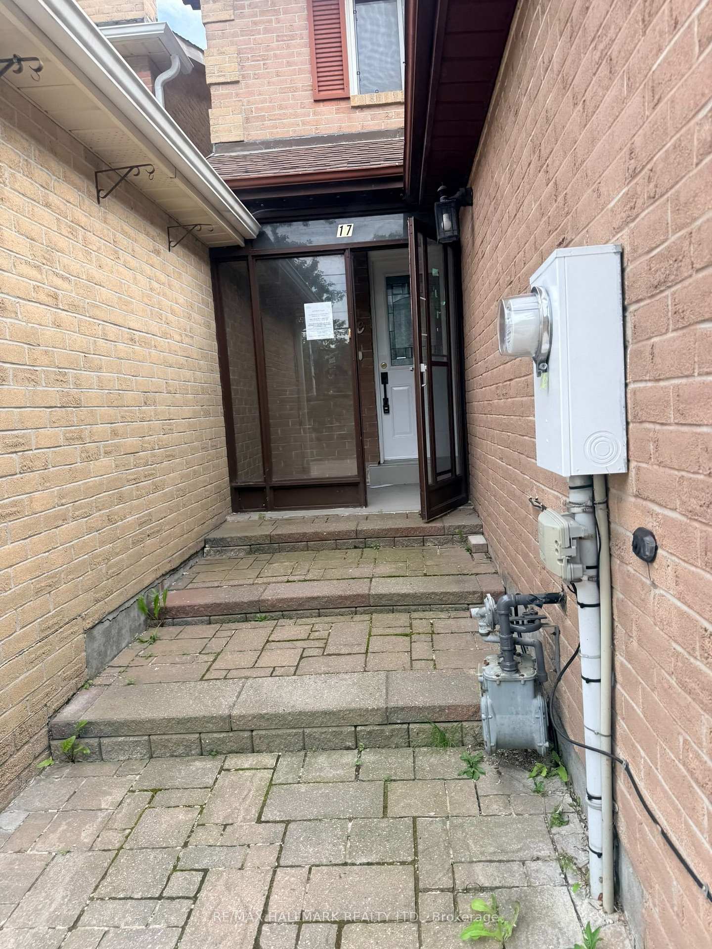 Photo 2 of 17 Old Wellington Street, Markham, Bullock — HOMEH