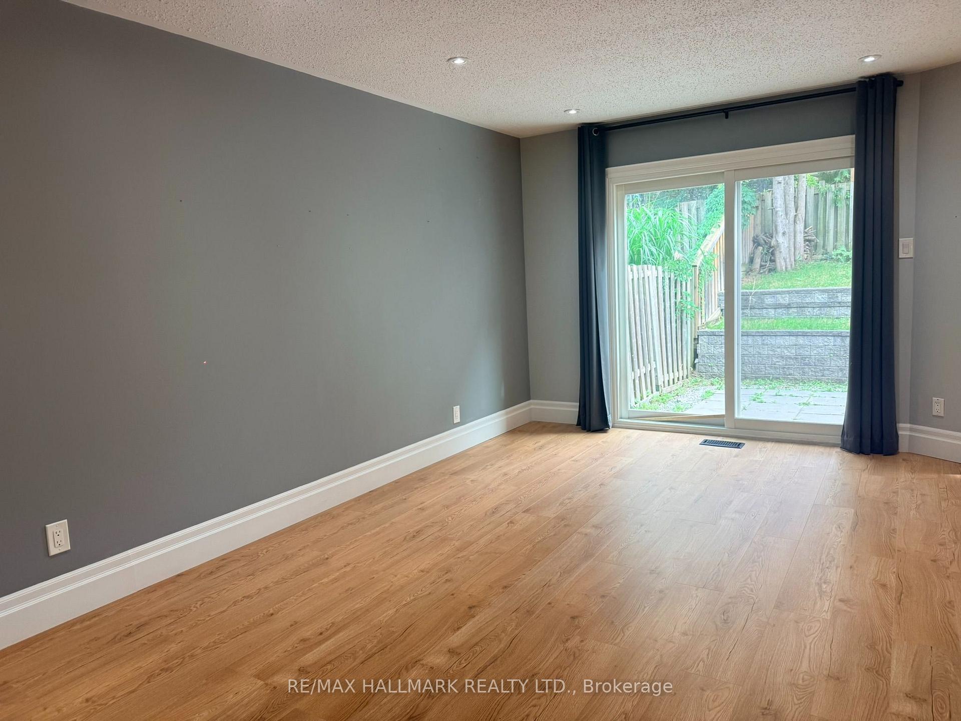 Photo 4 of 17 Old Wellington Street, Markham, Bullock — HOMEH