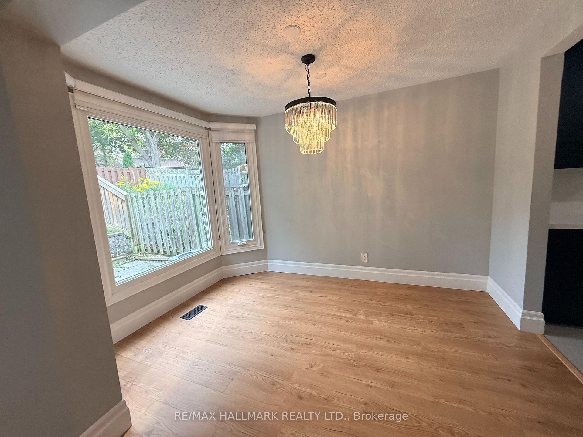 Photo 8 of 17 Old Wellington Street, Markham, Bullock — HOMEH