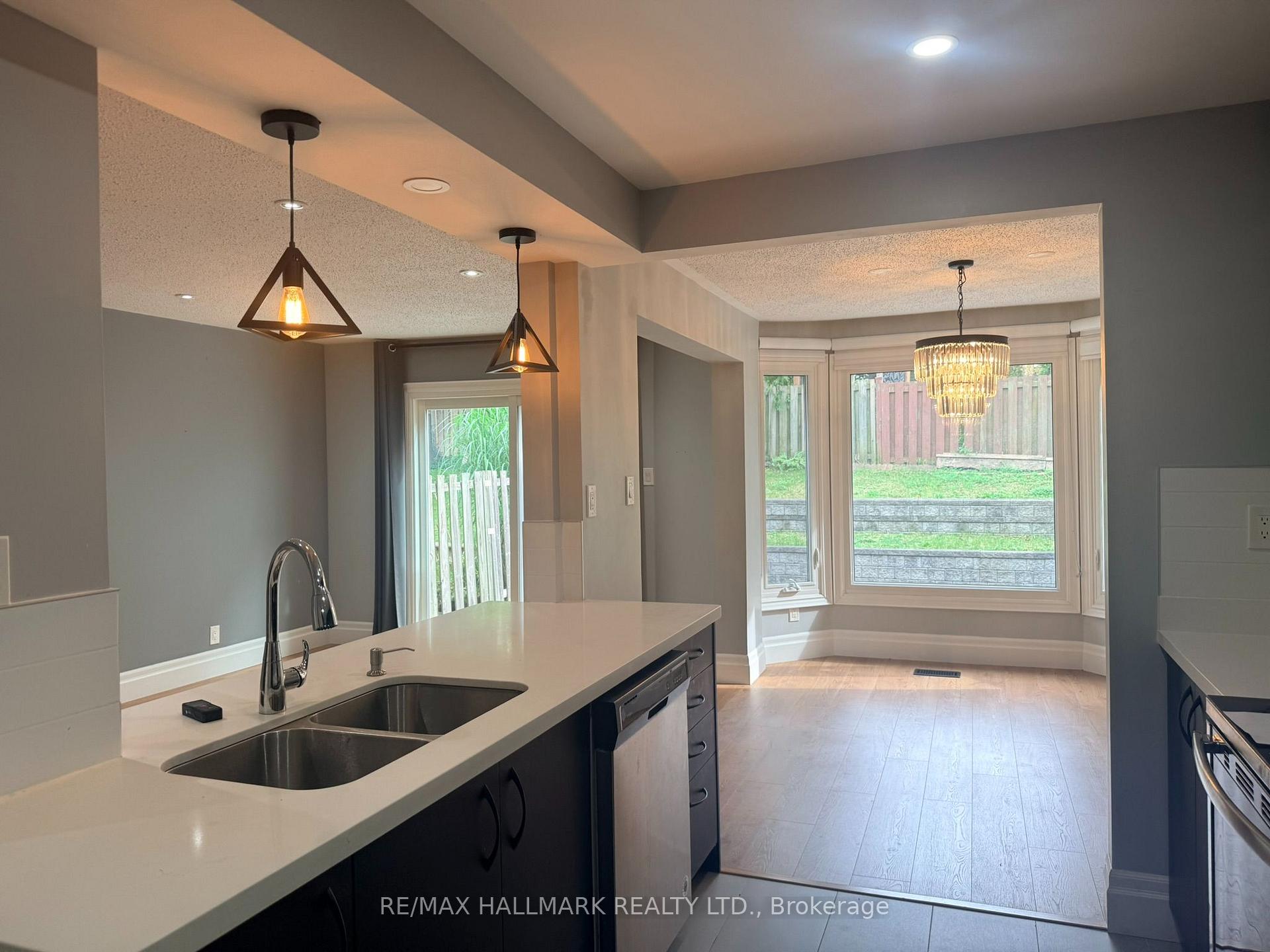 Photo 11 of 17 Old Wellington Street, Markham, Bullock — HOMEH