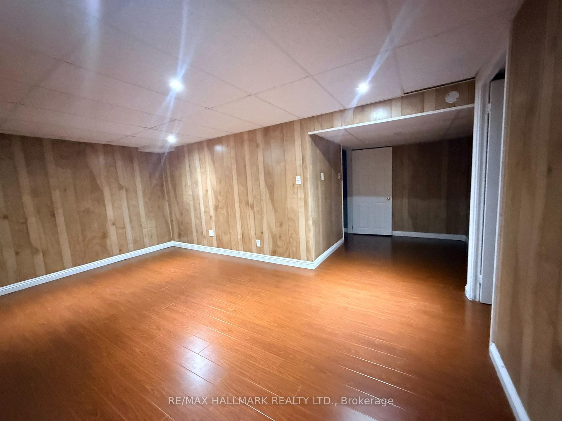 Photo 13 of 17 Old Wellington Street, Markham, Bullock — HOMEH