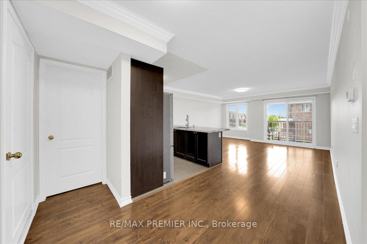 Photo 7 of Unit 8, 141 Isaac Devins Boulevard, North York, Humberlea-Pelmo Park — HOMEH